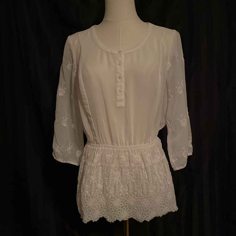 Guess Elegant White Embroidered Blouse